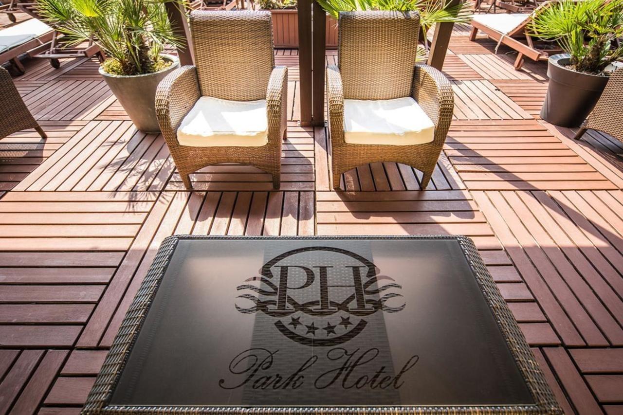 Park Hotel Lignano Sabbiadoro Bagian luar foto